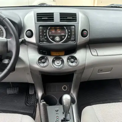 TOYOTA-RAV4-2011