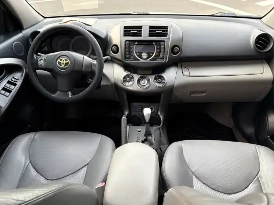 TOYOTA-RAV4-2.4 4X4 16V GASOLINA 4P AUTOMÁTICO TOYOTA-RAV4-2011