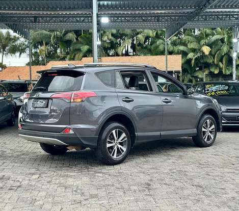 TOYOTA-RAV4-2018