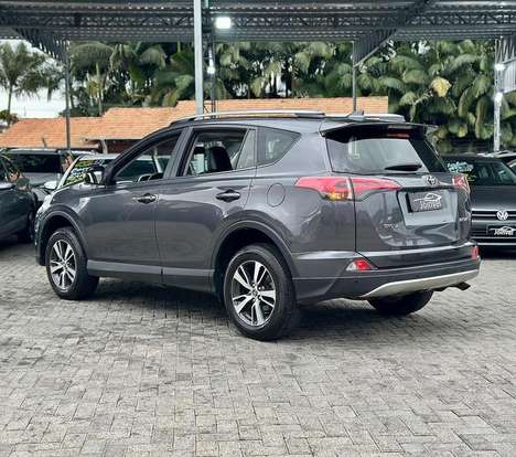 TOYOTA-RAV4-2018
