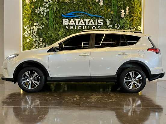 TOYOTA-RAV4-2017