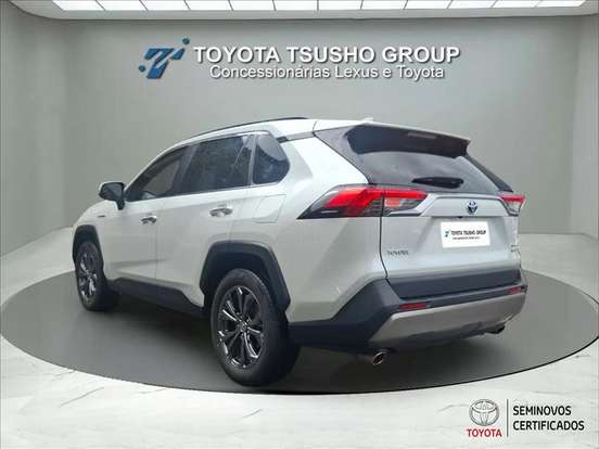TOYOTA-RAV4-2024