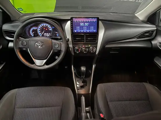 TOYOTA-YARIS-2020