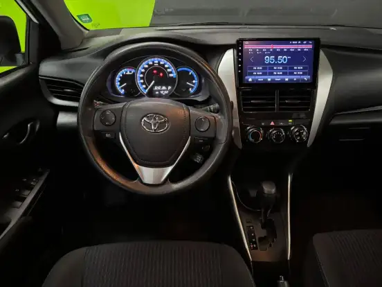 TOYOTA-YARIS-2020