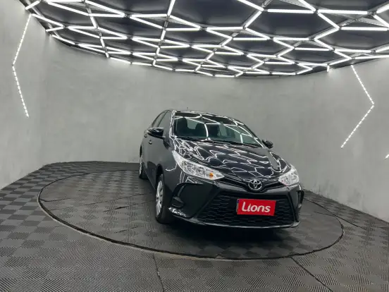 TOYOTA-YARIS-2025