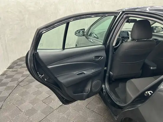 TOYOTA-YARIS-2025