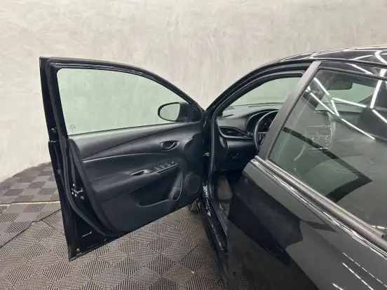 TOYOTA-YARIS-2024