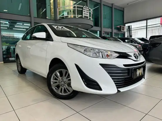TOYOTA-YARIS-2021