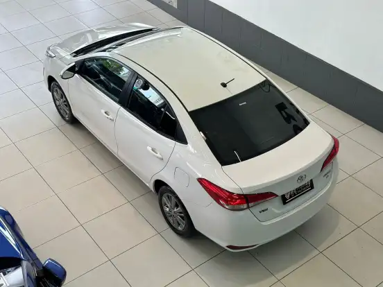 TOYOTA-YARIS-2021