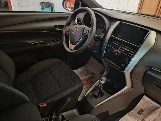 TOYOTA-YARIS-2019