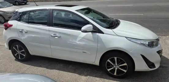 TOYOTA-YARIS-2018