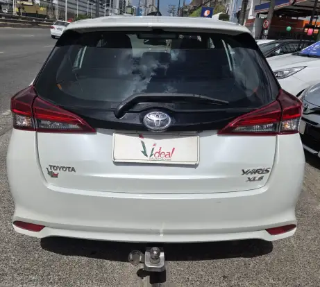 TOYOTA-YARIS-2018