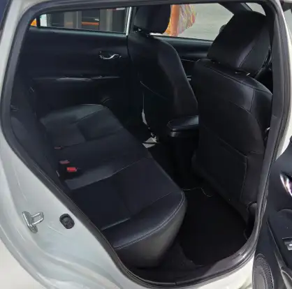 TOYOTA-YARIS-2018