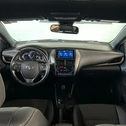 TOYOTA-YARIS-2022