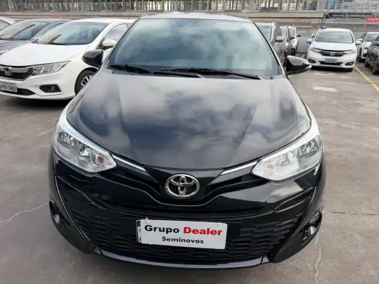 TOYOTA-YARIS-2021