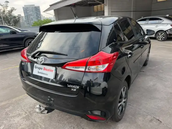 TOYOTA-YARIS-2021