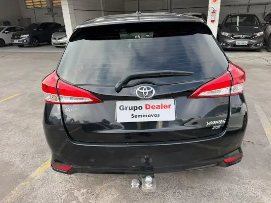 TOYOTA-YARIS-2021