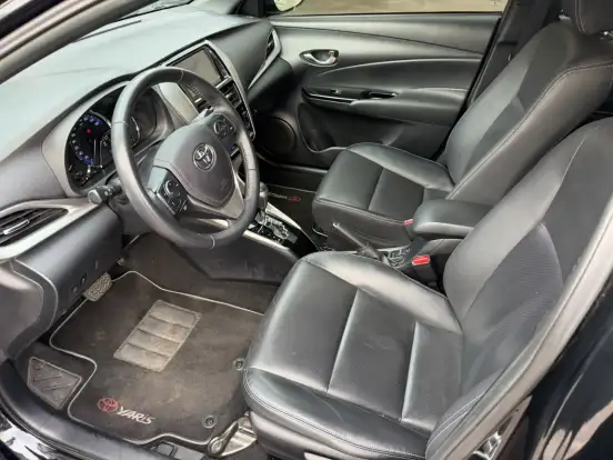TOYOTA-YARIS-2021