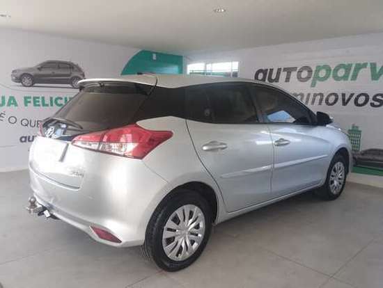 TOYOTA-YARIS-2020