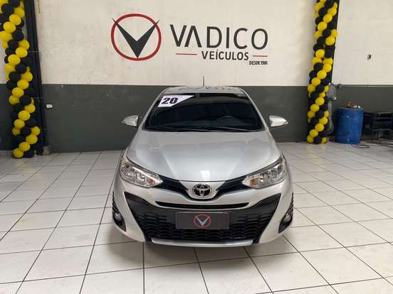 TOYOTA-YARIS-2019