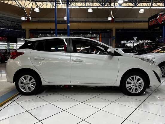 TOYOTA-YARIS-2019