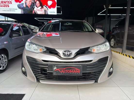 TOYOTA-YARIS-2019