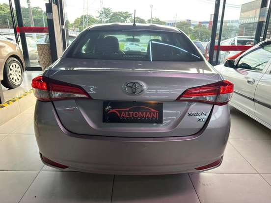 TOYOTA-YARIS-2019