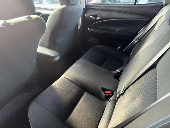 TOYOTA-YARIS-2019
