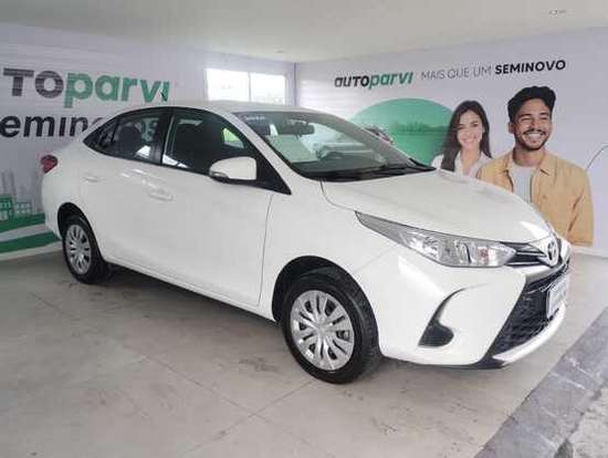 TOYOTA-YARIS-2023