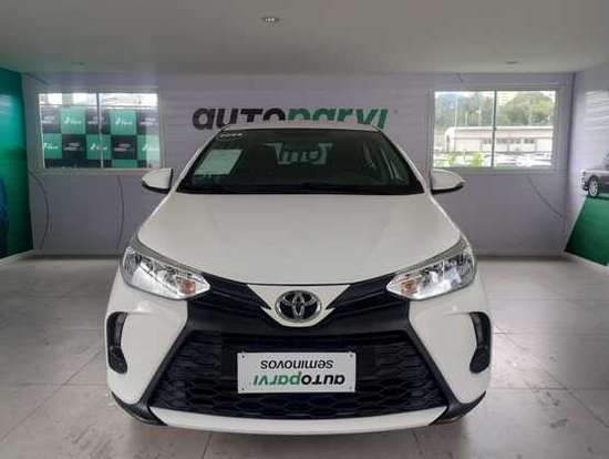 TOYOTA-YARIS-2023