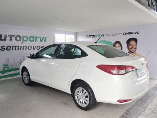 TOYOTA-YARIS-2023
