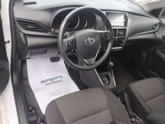 TOYOTA-YARIS-2023