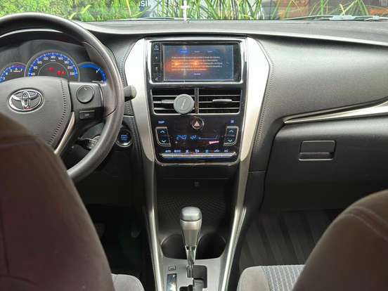 TOYOTA-YARIS-2021