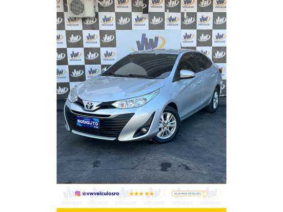 TOYOTA-YARIS-2019
