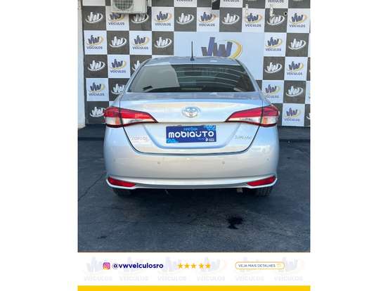 TOYOTA-YARIS-2019