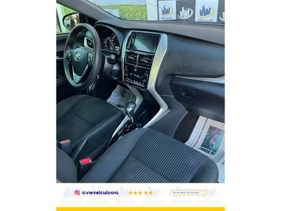 TOYOTA-YARIS-2019