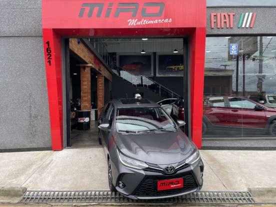 TOYOTA-YARIS-2022