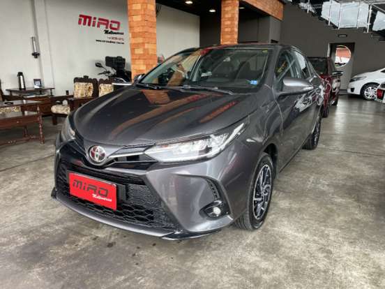 TOYOTA-YARIS-2022