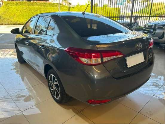TOYOTA-YARIS-2022