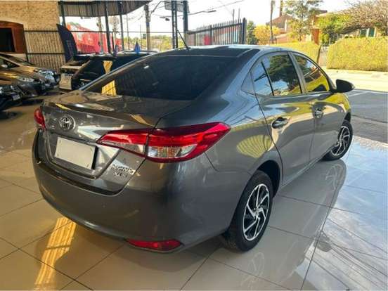 TOYOTA-YARIS-2022