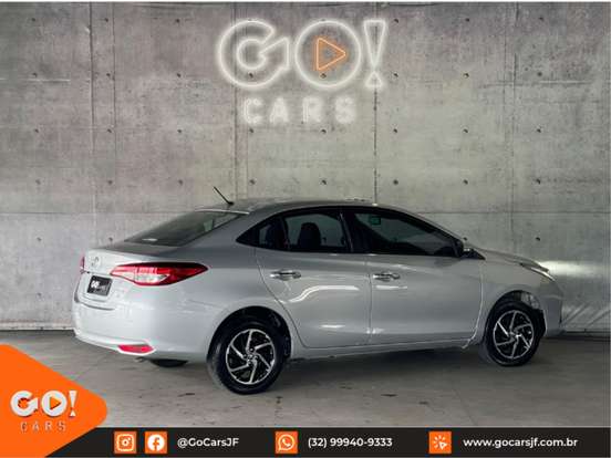TOYOTA-YARIS-2022