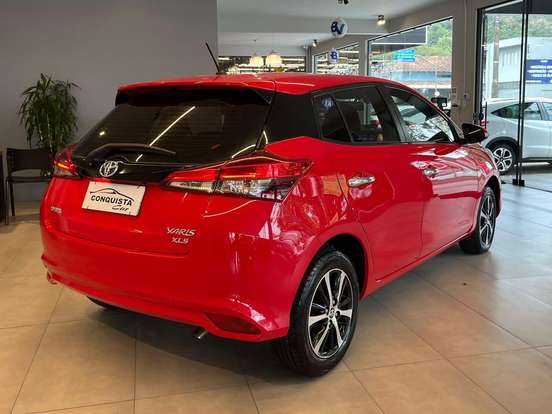 TOYOTA-YARIS-2018