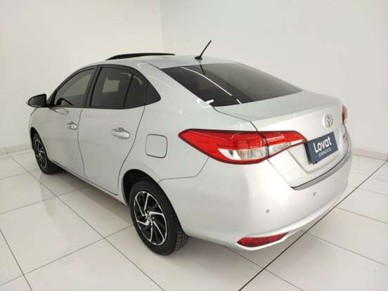 TOYOTA-YARIS-2023