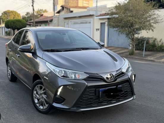 TOYOTA-YARIS-2022
