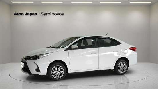 TOYOTA-YARIS-2024