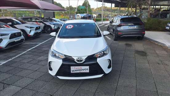 TOYOTA-YARIS-2023