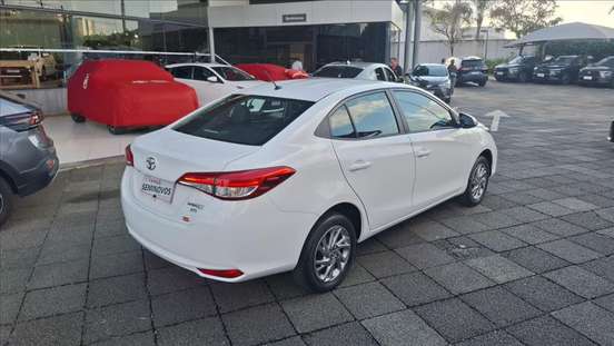 TOYOTA-YARIS-2023