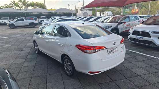 TOYOTA-YARIS-2023