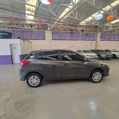 TOYOTA-YARIS-2024