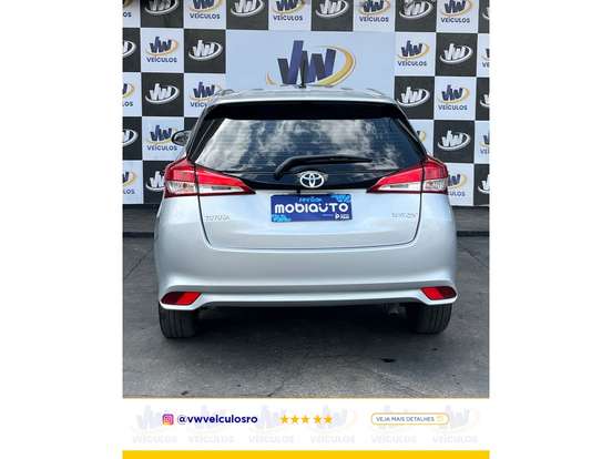 TOYOTA-YARIS-2024